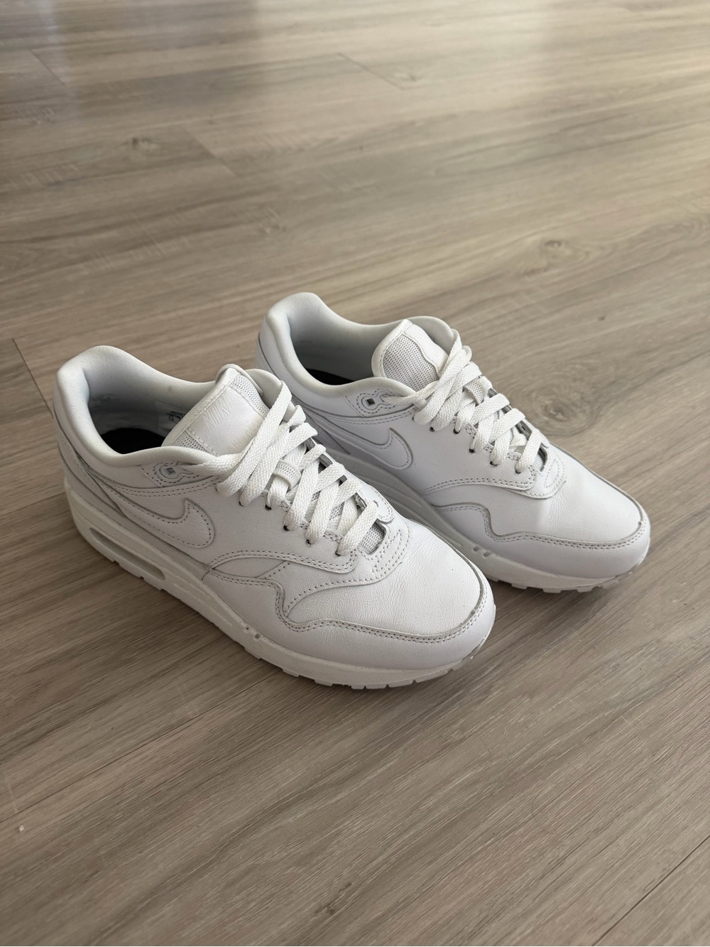 Nike Air Max 90 White Sneakers Women’s Size 7.5 - Picture 5 of 6